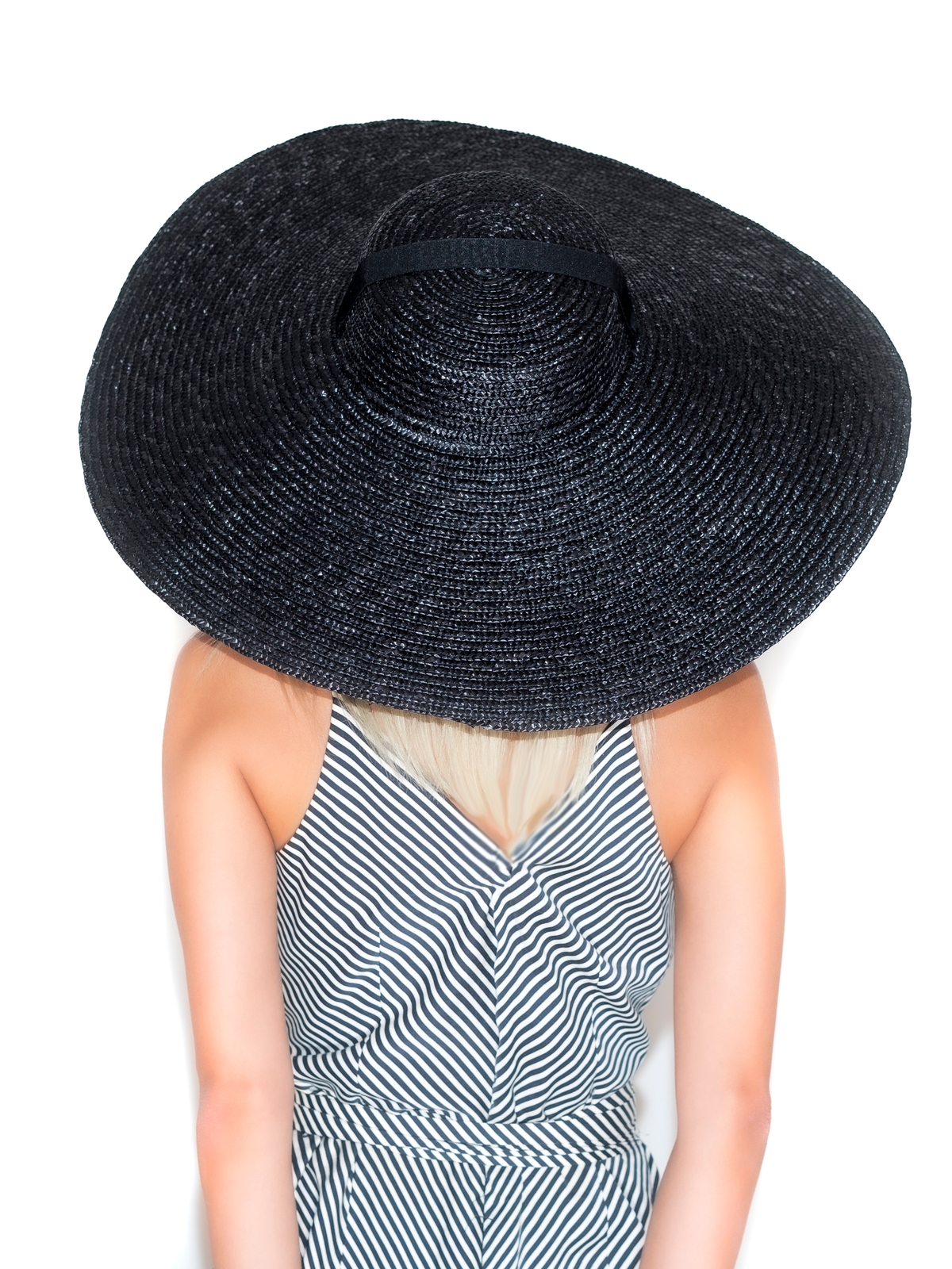 Соломенная шляпа Тотти с лентами большая чёрная--4