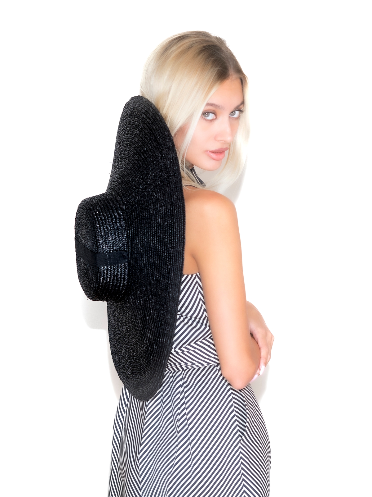 Соломенная шляпа Тотти с лентами большая чёрная--7